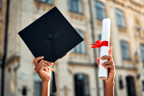 video absolventi de facultate la 70 de ani motivul pentru care si au dorit sa fie studenti la varsta a treia viata e frumoasa daca o faci 683fc60ee7f04