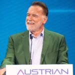 video arnold schwarzenegger le da peste cap rutina calatorilor cu transportul in comun din viena 68401859486dd