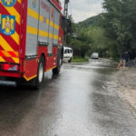video cod rosu de grindina in prahova si cod galben de inundatii in buzau si arges drumuri blocate si masini luate de ape 6846f560641e9