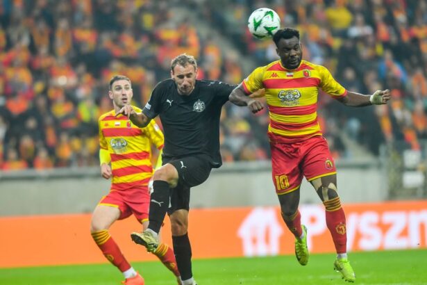 video doi jucatori bijuterie la unirea slobozia un campion din europa si un fost fotbalist la lokomotiv moscova doriti de andrei prepelita 684c0cd024c9e