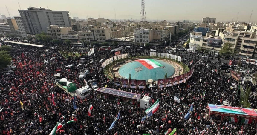 video imagini impresionante de la funeraliile de stat din iran 60 de militari si oameni de stiinta au fost ucisi in atacuri israeliene 685f94dd5bcec