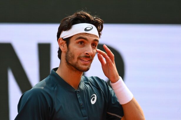 video incident socant la french open musetti a lovit arbitrul si n a patit nimic trebuia descalificat ca djokovic 684040eb502d2