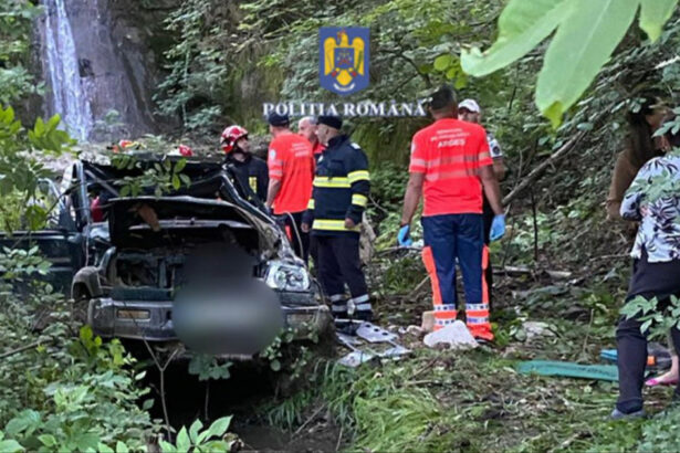 video masina prabusita intr o rapa pe transfagarasan un barbat a murit iar fiul sau este in stare grava cum s a produs accidentul 68514bfd6dec3