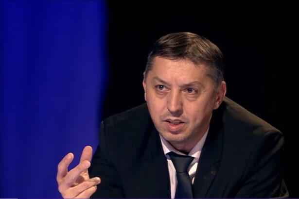 video ministrul educatiei daniel david spune ca nu ar trebui ca elevii sa aiba teme care sa cumuleze mai mult de doua ore pe zi 683de0e8aeacf