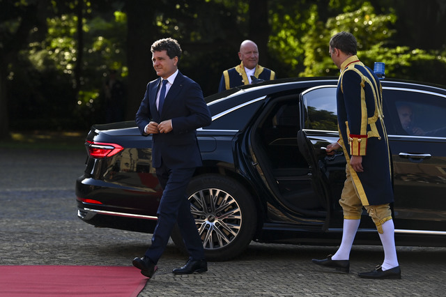 video nicusor dan in spatele lui trump la summit ul nato 685b0d81efcd5