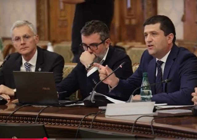 video noul ministru al digitalizarii sunt angajati care au computere de 3 000 de euro pentru a trimite e mail uri unele institutii cumpara de doua ori mai multe licente decat folosesc 68596b702fb50