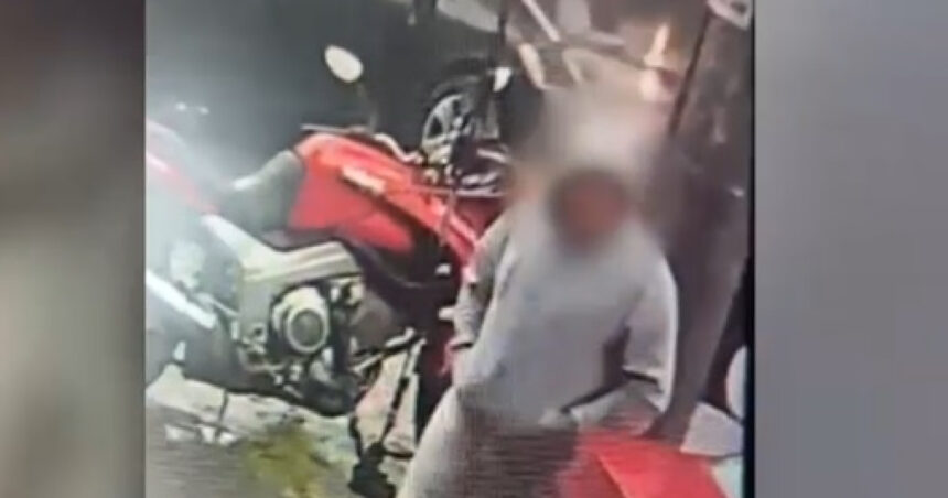 O femeie a fost agresată sexual pe stradă în Sectorul 1 al Capitalei. Suspectul a fost prins de polițiști. 1 video o femeie a fost agresata sexual pe strada din sectorul 1 al capitalei suspectul prins de politisti 683efe8ee1bbb