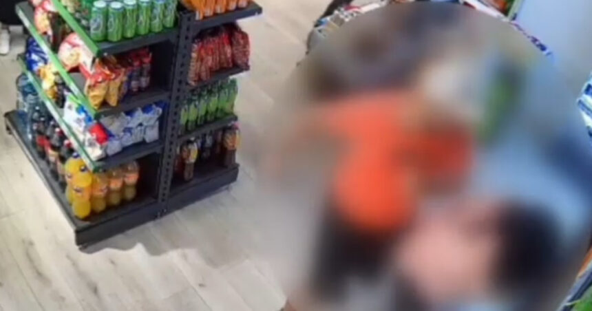 video o femeie a fost batuta crunt de fostul ei sot intr un magazin din ploiesti nimeni nu i a sarit in ajutor 6852d2cf68218