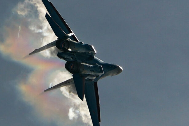video primele imagini cu avionul rusesc su 35 doborat in regiunea kursk cum ar fi reusit ucrainenii lovitura 68451a1bd2776