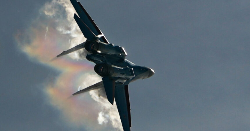 video primele imagini cu avionul rusesc su 35 doborat in regiunea kursk cum ar fi reusit ucrainenii lovitura 68451a1bd2776