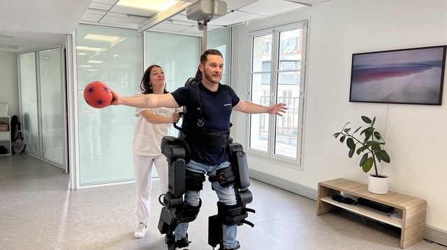 video renault investeste in exoschelete robotizate pe care le va introduce in productie 684294a95e6e5