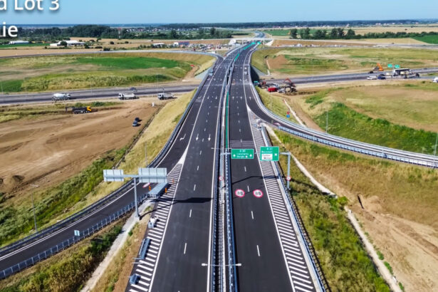 video se deschide lotul 3 din a0 drumul de la pitesti catre constanta parcurs doar pe autostrada cum merg lucrarile pe celelalte segmente 6862652257100