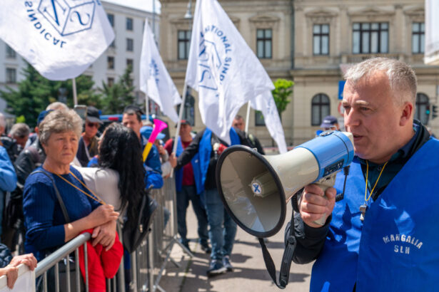 video sindicatele au sedinta astazi pentru a stabili noi proteste din cauza ordonantei austeritatii 686234a9c6b68