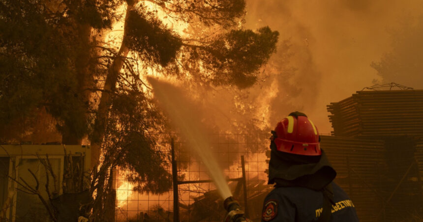 video stare de urgenta pe insula greceasca chios din cauza incendiilor de vegetatie localitati evacuate peste 350 de pompieri mobilizati 6859c2402edfe