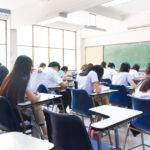 video tentativa de frauda la bac doi elevi prinsi in timp ce foloseau dispozitive audio video 684c33b50598a