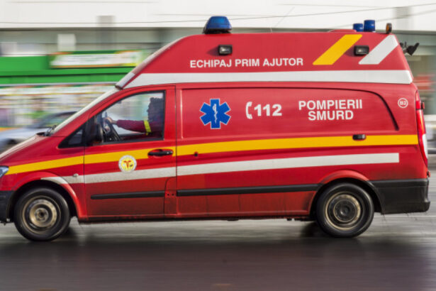 video un lift in care se aflau patru persoane intre care un copil s a prabusit la timisoara 685136e8ac72f