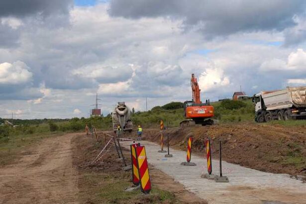 videofoto premiera erbasu a inceput asfaltarea pe tronsonul abandonat de bechtel si neatins 12 ani 684af1f012d1e