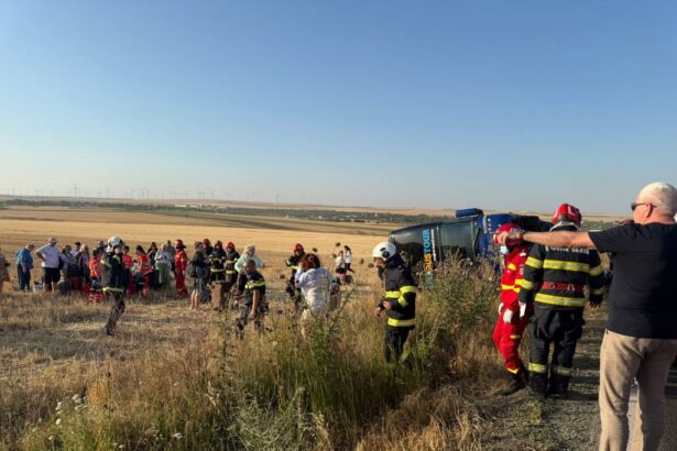 videogalerie foto a fost activat planul rosu in tariverde s a rasturnat un autocar in care se aflau mai multi ucraineni 685c2a2d9507d
