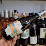 vinul zilei un alb organic obtinut din soiul grillo care surprinde esenta verii siciliene in cea mai pura si sincera forma a ei 683e9226df969