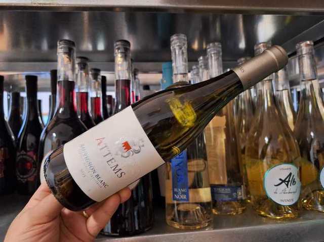 vinul zilei un sauvignon blanc de la o crama din italia al carui nume este sinonim cu excelenta in domeniul vinurilor note olfactive de mere verzi ardei gras si agrise completate pe palat de citr 685ce4a2ad23a