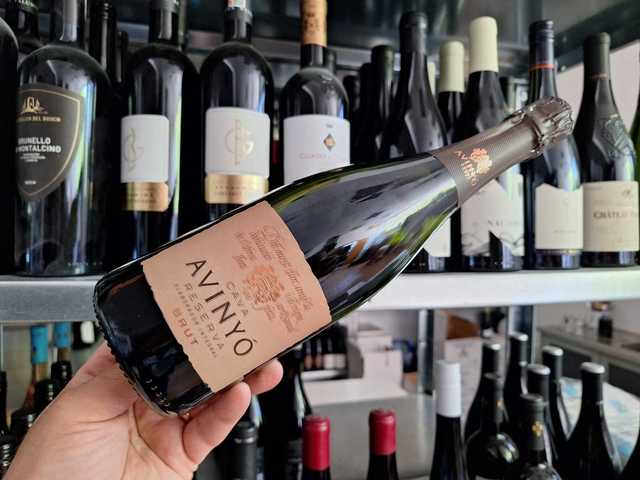 vinul zilei un spumant organic din penedes cu arome care te poarta cu gandul la o zi de vara petrecuta printre livezi si paduri poate insoti orice masa de la aperitive simple pana la peste sau fr 685b9322557d8