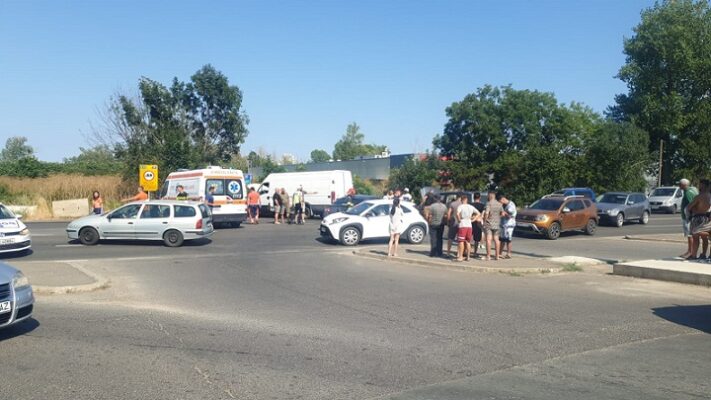 accident rutier in zona garii din mangalia intre o duba si 2 autoturisme 687fb4847cffc