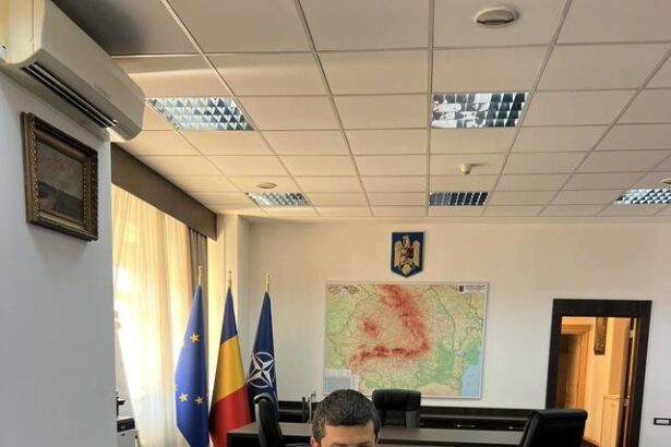 anunt cum vor fi taiate salariile directorilor de stat si cum vor fi dati afara mai usor angajatii incompetenti 686fb50224ffc