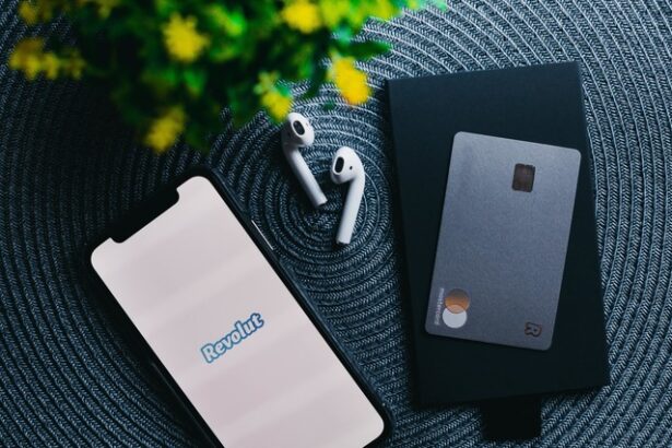 anunt foto revolut intra intr o noua tara cu abonamente de telefonie mobila planul pentru romania 6866cee53a55e