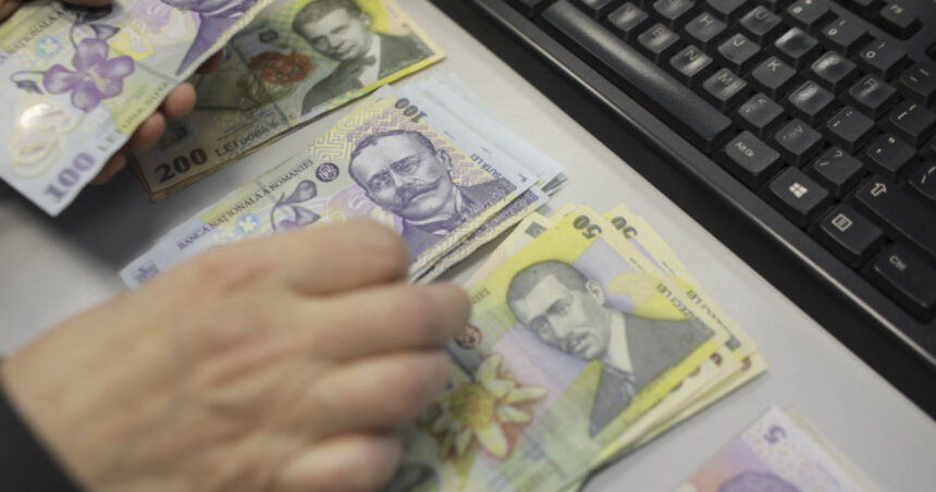 aproape 10 000 de romani au si pensie si salariu de la stat spune bolojan care le sugereaza sa lase locul de munca pentru tineri 687f0e37f3d6b