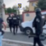 au fost prinsi indivizii care au snopit in bataie un tanar la vivo s a lasat cu perchezitii 6863ece11f6a7