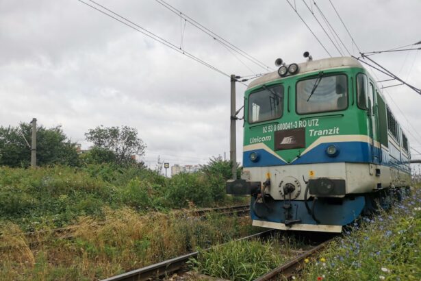au furat instalatia electrica din mai multe locomotive garate in depoul palas dar s au si racordat ilegal la retelele de apa si curent ale cfr 6889645090eac