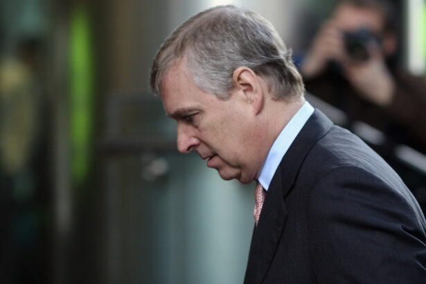 batalia pentru milioanele printului andrew familia virginiei giuffre victima a lui jeffrey epstein se confrunta cu fostul sau sot 68733092bc879