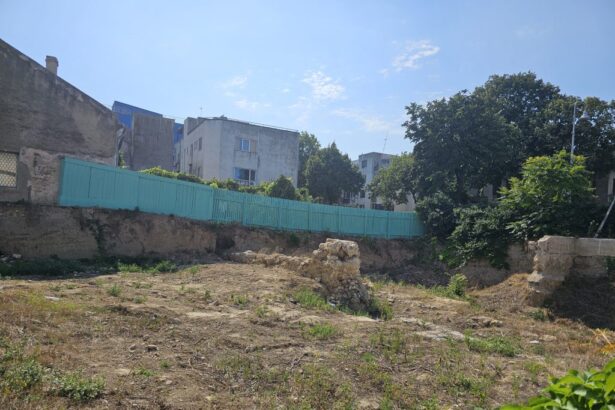 bloc in locul casei cu iedera nu cladire de birouri zidul antic al cetatii tomis va fi protejat 6884ac2dd152b