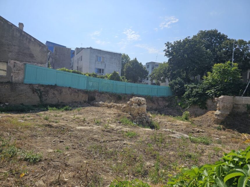 bloc in locul casei cu iedera nu cladire de birouri zidul antic al cetatii tomis va fi protejat 6884ac2dd152b
