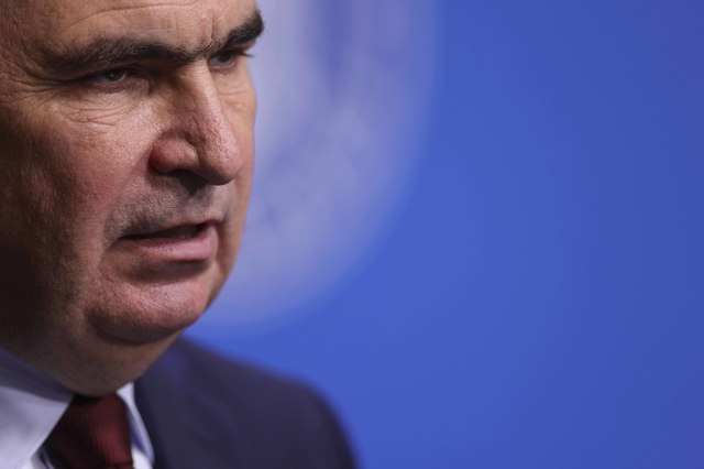bolojan si a numit ca director de cabinet o tanara liberala fosta membra in ca uri la companii de stat din energie si sefa la posta romana 686d4dc8b1bf9