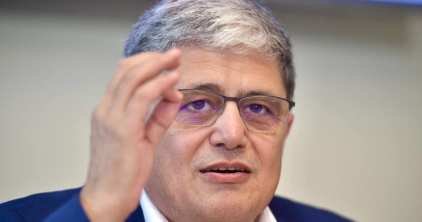 bolos deficitul nu s a nascut din neglijenta ci din decizii votate unii dintre cei mai vocali critici sunt cei care le au promovat 686c3343519e7