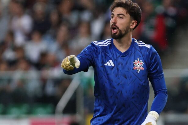 cat s a terminat duelul romanesc aktobe legia varsovia cu andrei vlad vatajelu si edi iordanescu in prim plan 68793ebd73916