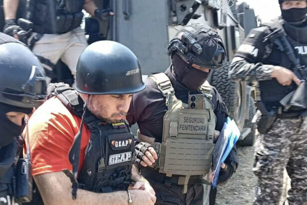 cel mai mare traficant de droguri din ecuador a fost extradat in sua il trimitem cu mare placere sa se confrute cu legea americana 687dcaa2089a4