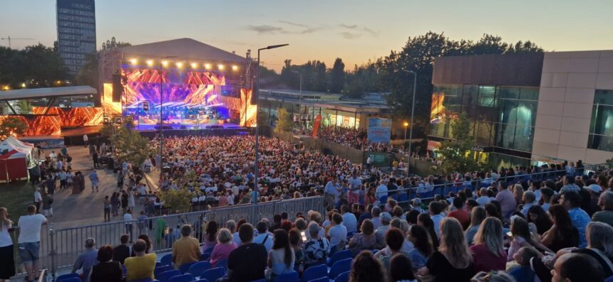 centrul cultural judetean teodor t burada si cj constanta organizeaza festivalul national de muzica usoara mamaia editia 2025 687a8f900ff0d