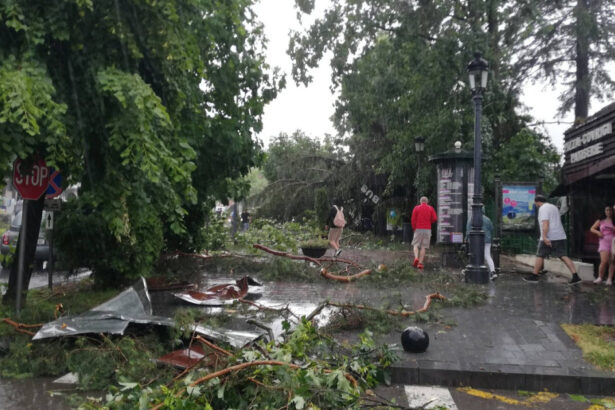 climatolog furtuna puternica din sinaia a fost neobisnuita ca intensitate aceste fenomene extreme se vor inmulti 686fba9f9de62