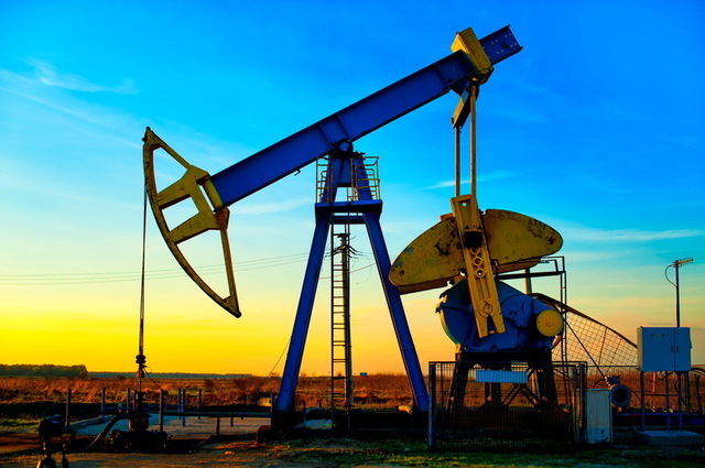 cotatiile petrolului in crestere in asteptarea anuntului promis de trump referitor la rusia cel mai mare producator global 6870c8346618a
