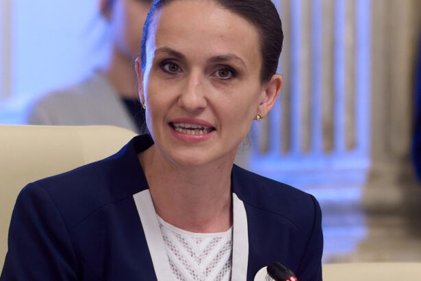 de ce a primit primarul chisinaului interdictie pe teritoriul romaniei explicatiile sefei diplomatiei oana toiu 687f6d9658038