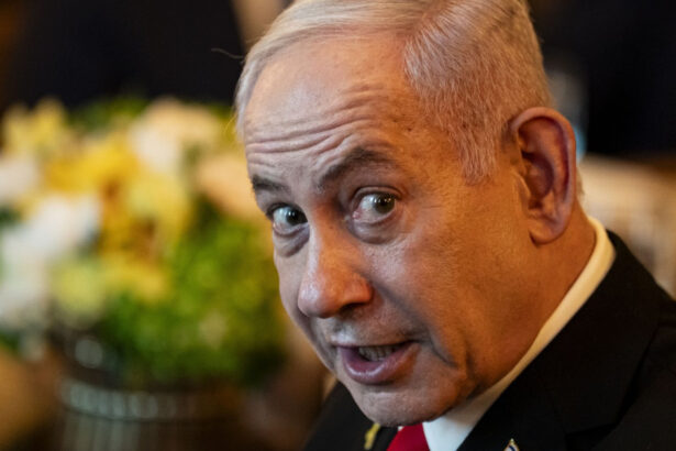 e ca un nebun bombardeaza tot timpul echipa lui trump tot mai ingrijorata de netanyahu dupa atacurile din siria 687e1c702ac14