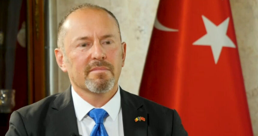 e s ozgur altan ambasadorul turciei la bucuresti avem multe de castigat daca vom coopera mai mult si in domeniul militar 687a279e2b2fb