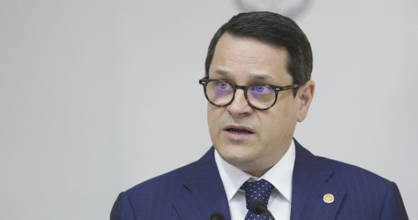 eduard hellvig despre presupusele jocuri de putere din culisele politicii nimic nu vinde mai bine decat o conspiratie buna 6874fa3ae12f9