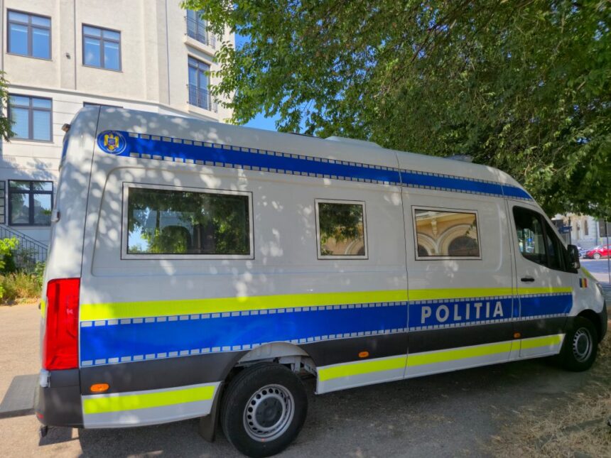 el este tanarul prins cu ecstasy cocaina si metamfetamina in torpedoul masinii in constanta a fost arestat 6887fdb70e44f