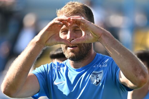 exclusiv adam nemec s a decis si a semnat cati bani va primi la fc voluntari 6884cb6e79b38