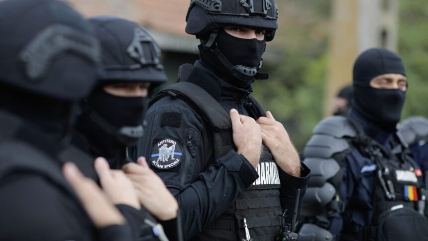 exclusiv controale la metaloglobus petrolul fortele de ordine au confiscat zeci de obiecte interzise 6883c43bd101a