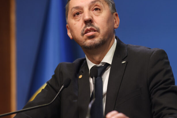 exclusiv ministrul daniel david despre acuzatiile de cenzura in mediul academic nu e o cenzura sunt seturi de bune practici europene 68825a41192d2