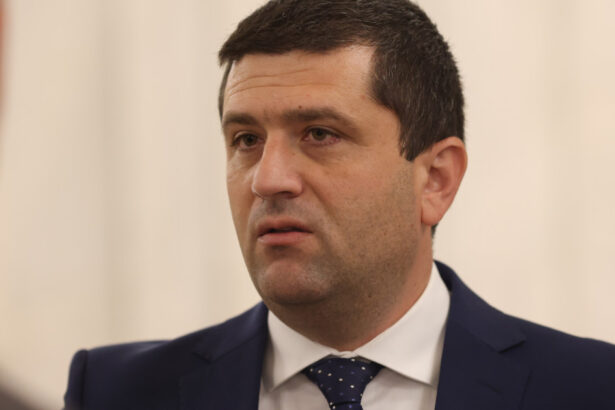 exclusiv ministrul radu miruta explica de ce romanii nu simt bogatia pe care statul o are e un paradox pe care vreau sa l opresc 68737079bf9ba